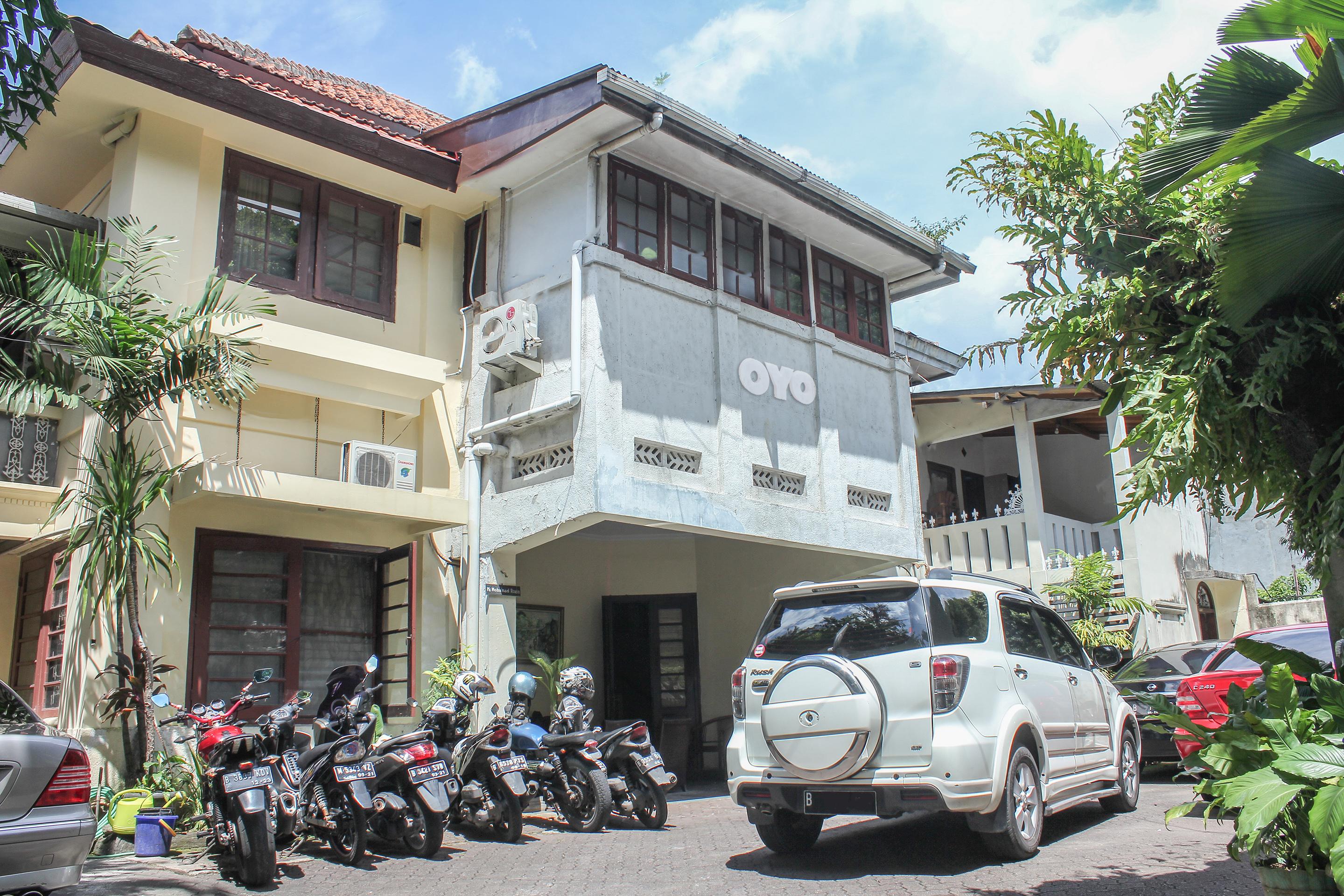 Oyo 146 Menteng Residence Jakarta Exterior photo